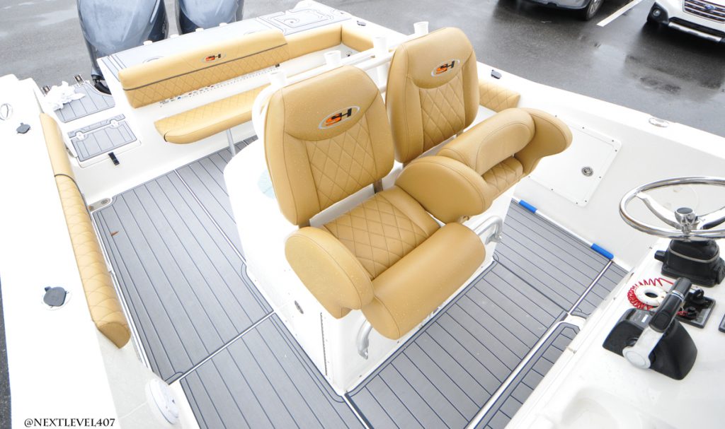 SeaHunt-Upholstery-Seats-Center-Console-Custom