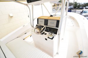 Yellow-Boat-Acrylic-Dash-On-Continental-Trailer-Full-Cockpit-Helm-And-Dash-With-Garmin-Dual-Moniters