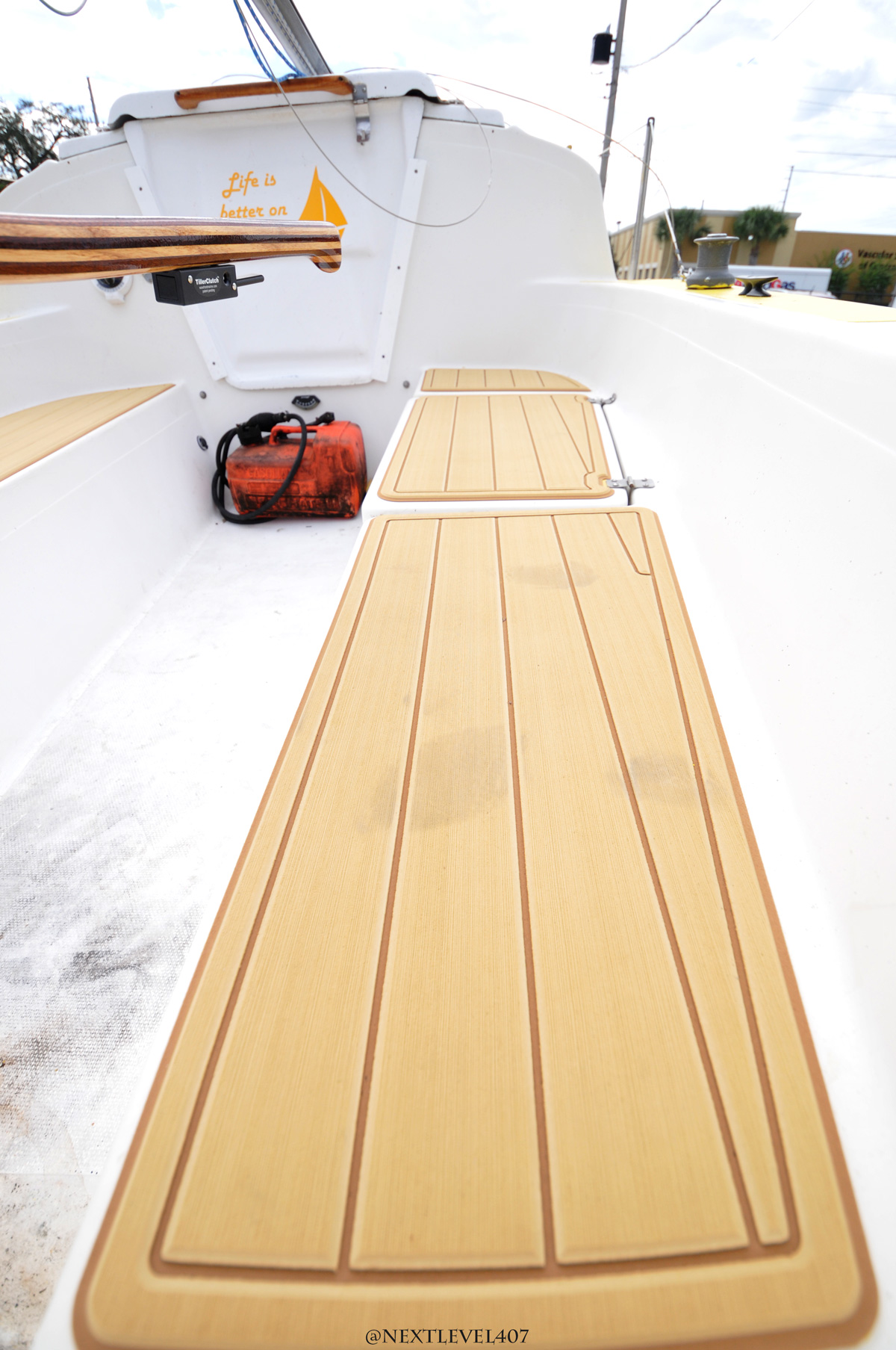 Sailboat-Floor-Install-SeaDek-Next-Level-Boating